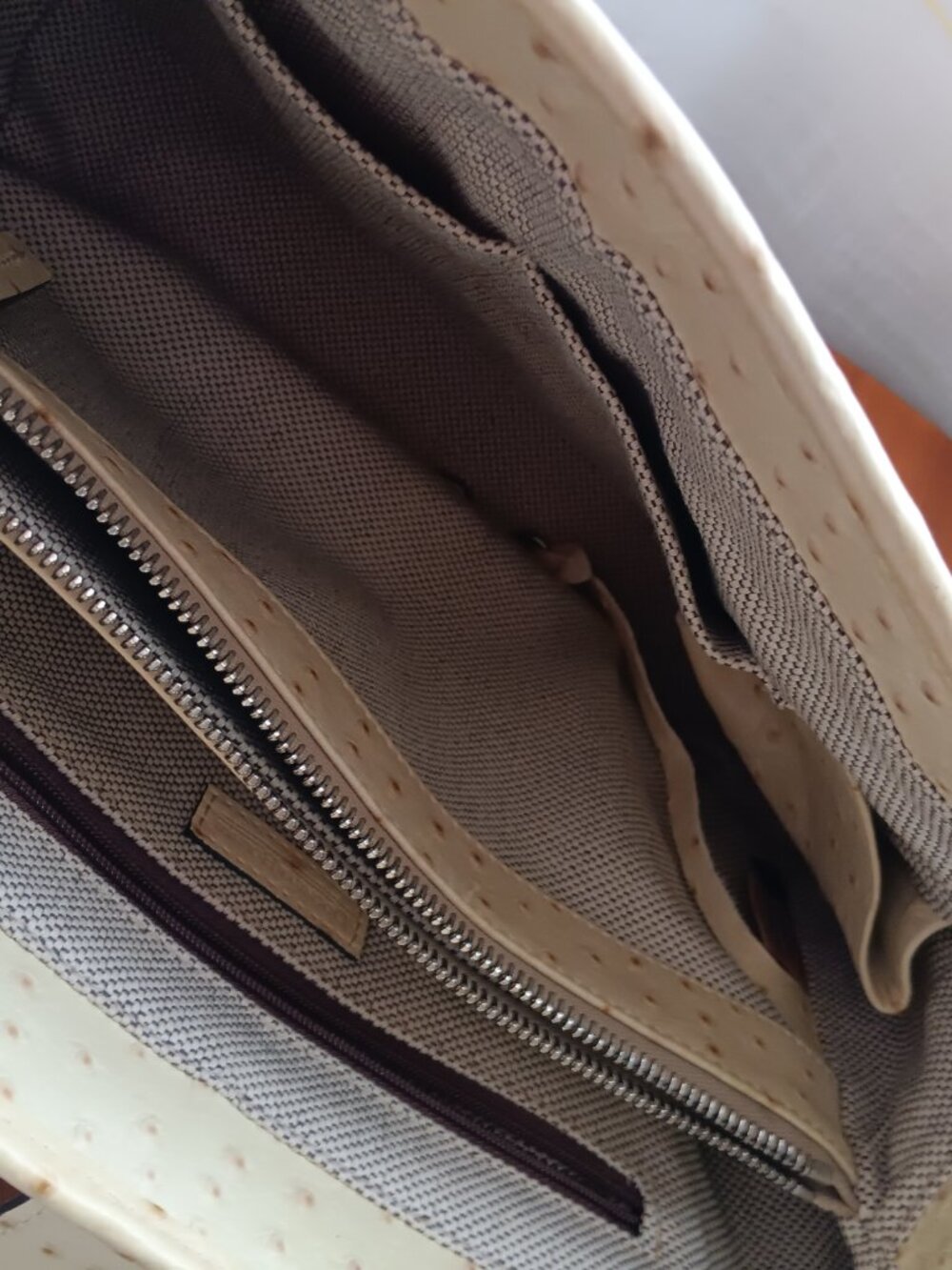 EUC Dooney & Bourke Small Buttercream Yellow Ostrich Satchel - Picture 13 of 16
